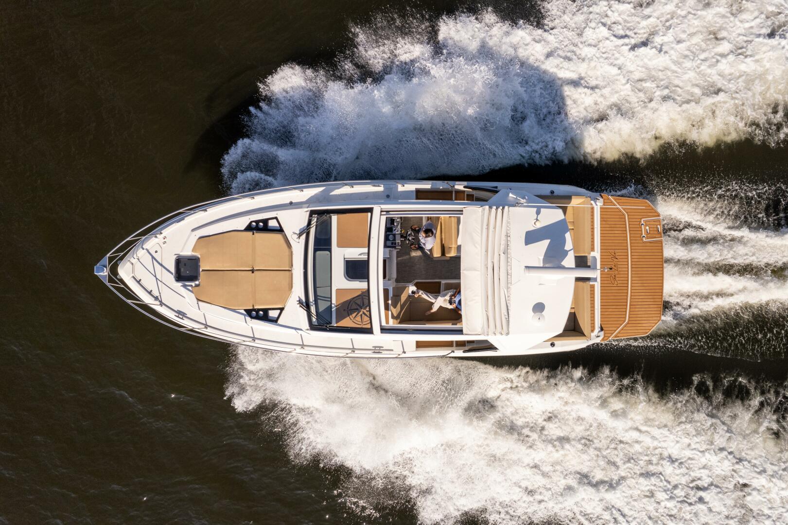 Slide: The Image of Cruisers 390 Express Coupe 2017 - 4792269