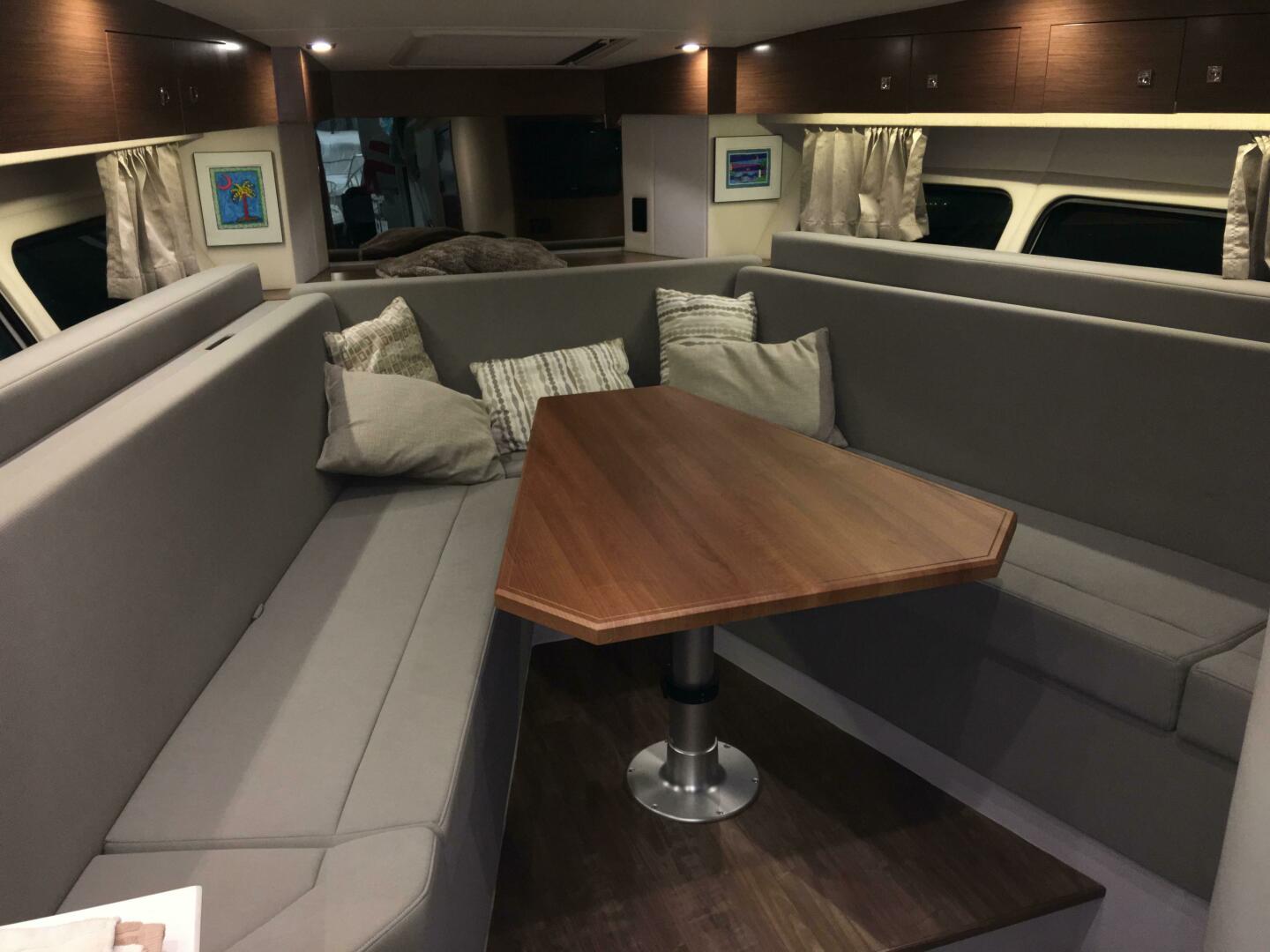 Slide: The Image of Cruisers 390 Express Coupe 2017 - 4436692