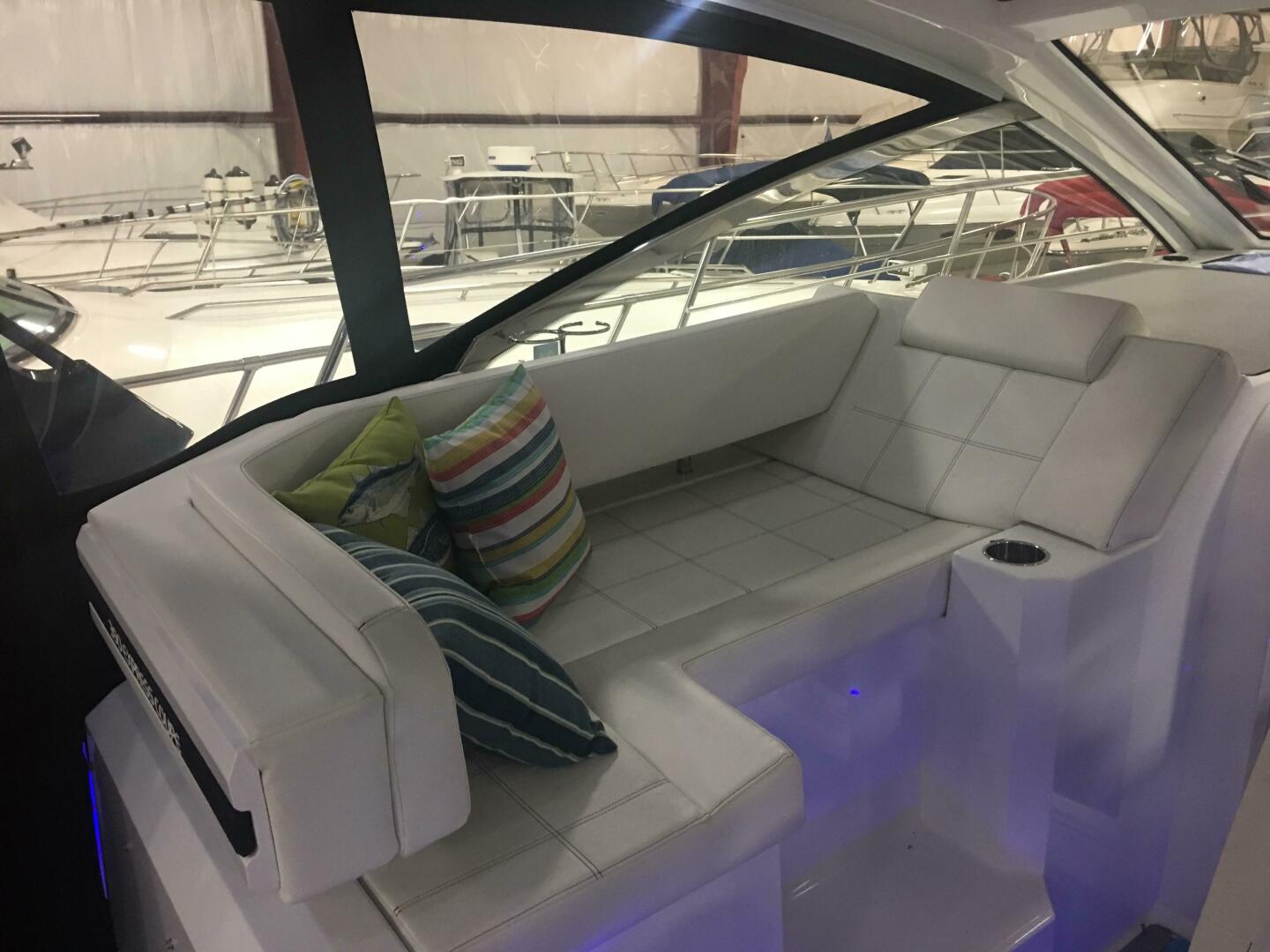 Slide: The Image of Cruisers 390 Express Coupe 2017 - 4436696