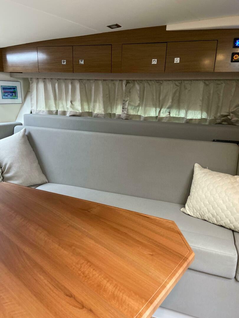 Slide: The Image of Cruisers 390 Express Coupe 2017 - 4436701