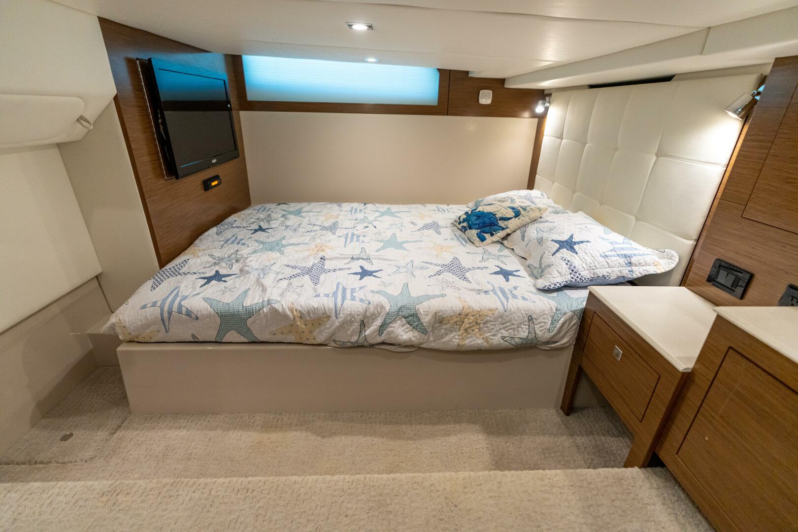 Slide: The Image of Cruisers 390 Express Coupe 2017 - 4792301