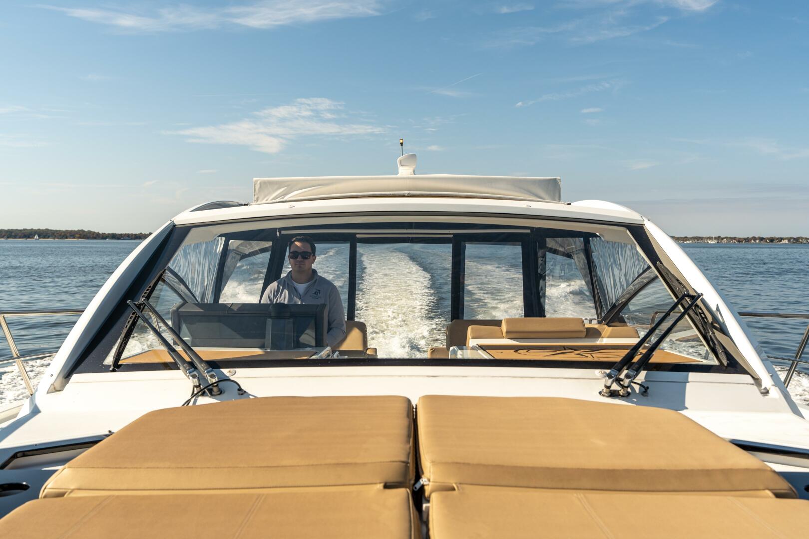 Slide: The Image of Cruisers 390 Express Coupe 2017 - 4792305