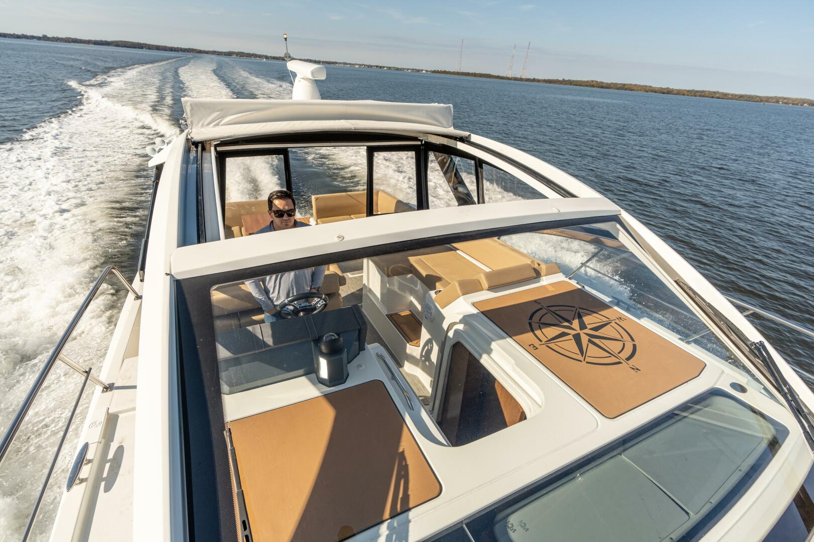 Slide: The Image of Cruisers 390 Express Coupe 2017 - 4792306