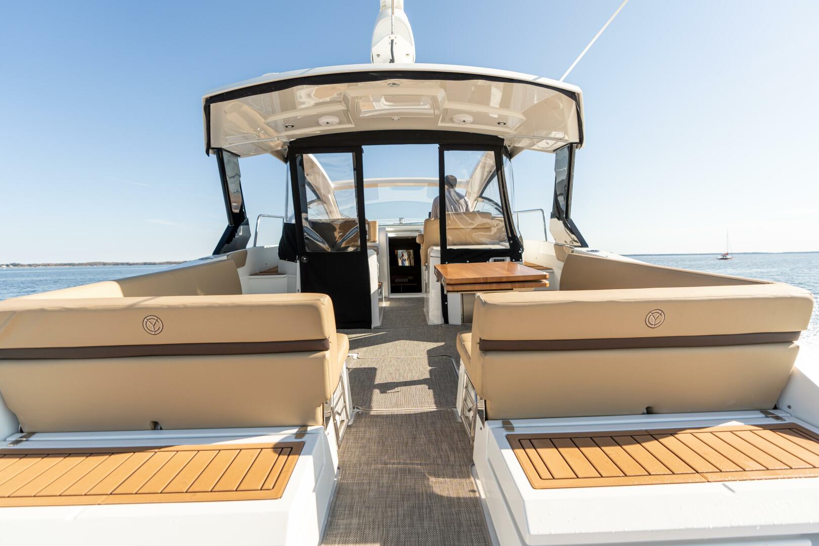 Slide: The Image of Cruisers 390 Express Coupe 2017 - 4792366