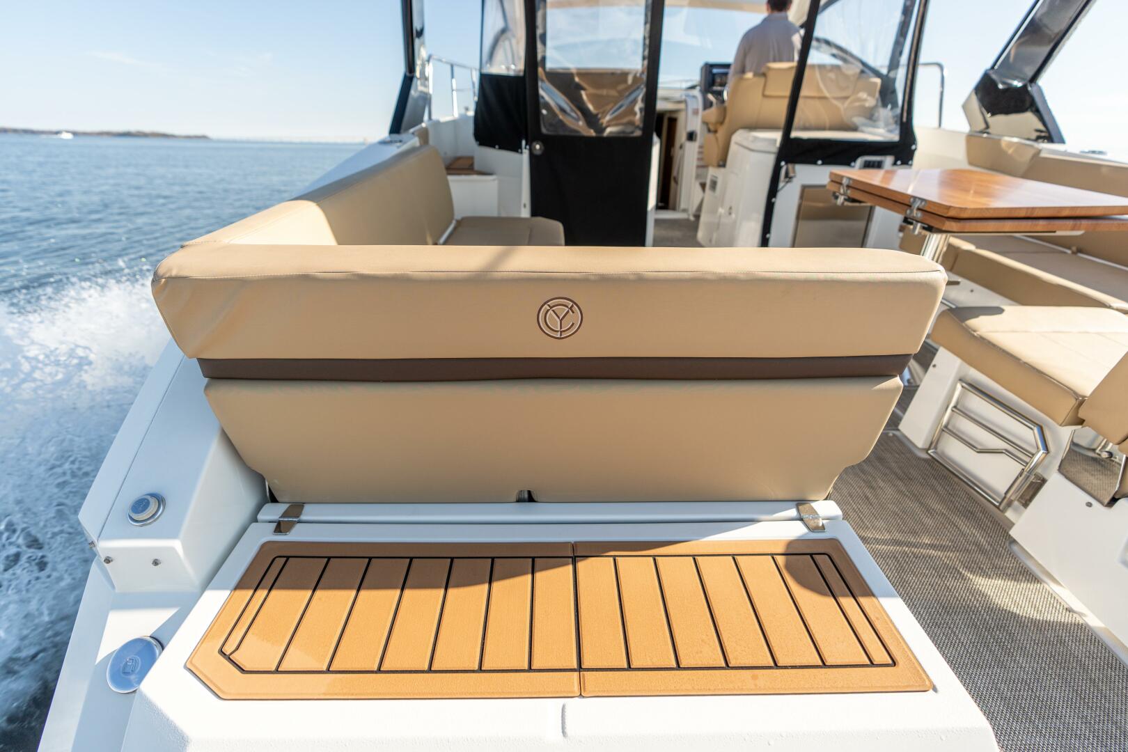 Slide: The Image of Cruisers 390 Express Coupe 2017 - 4792375