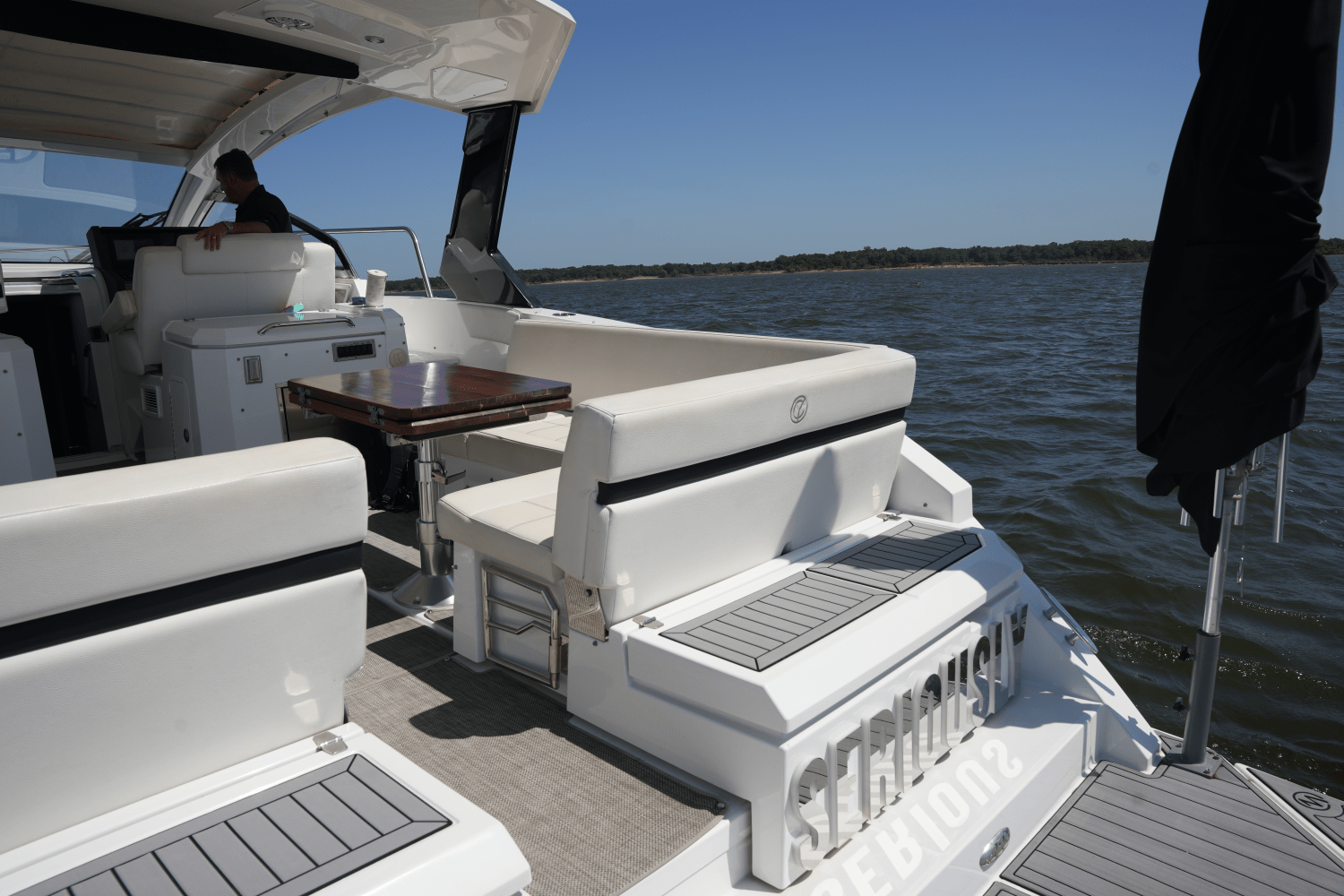 Slide: The Image of Cruisers 390 EXPRESS COUPE 2018 - 11