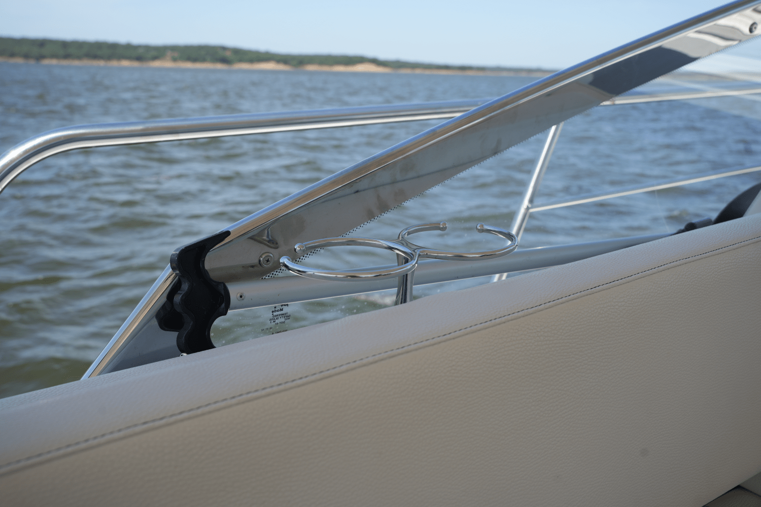 Slide: The Image of Cruisers 390 EXPRESS COUPE 2018 - 27