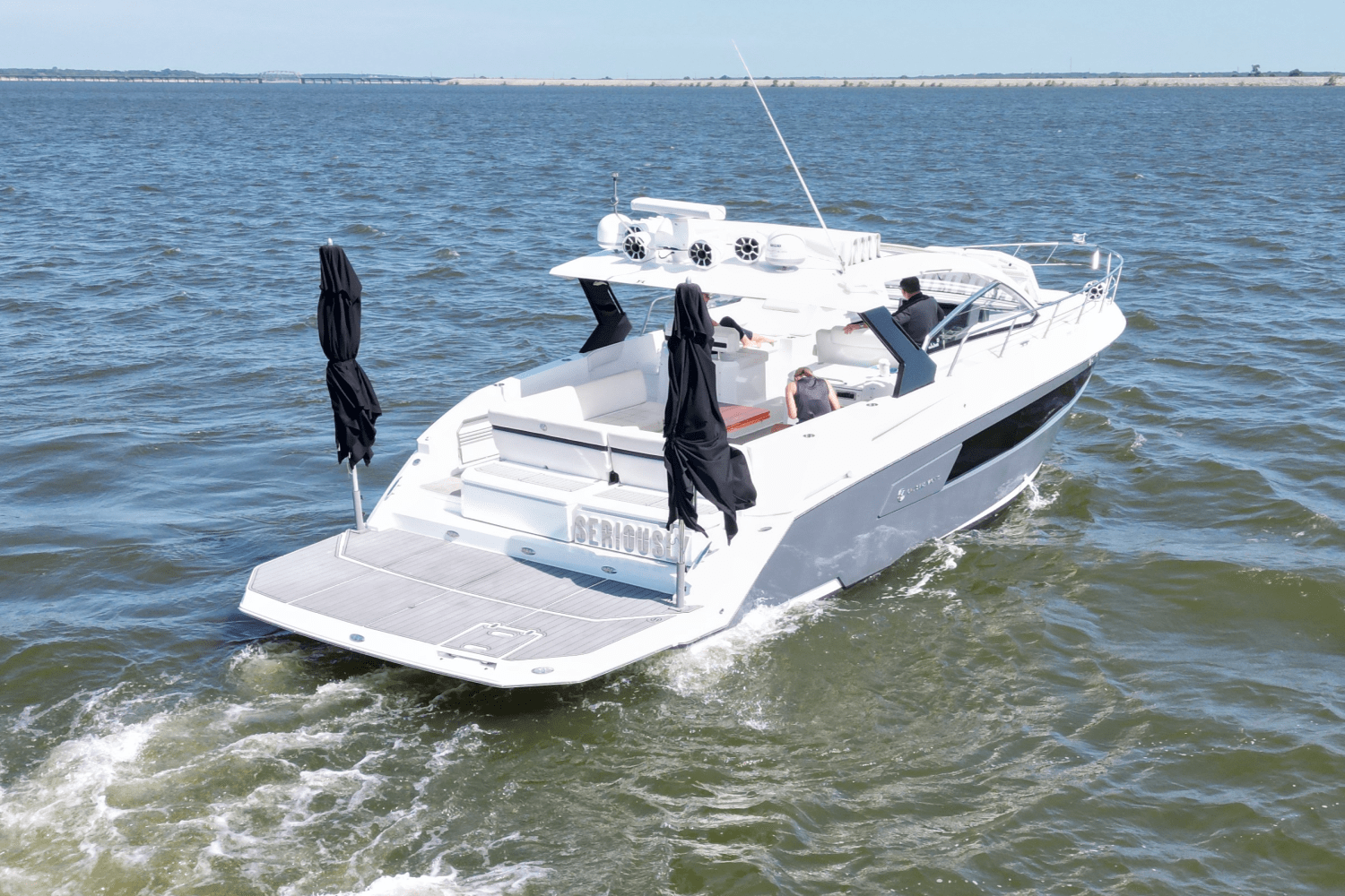 Slide: The Image of Cruisers 390 EXPRESS COUPE 2018 - 6
