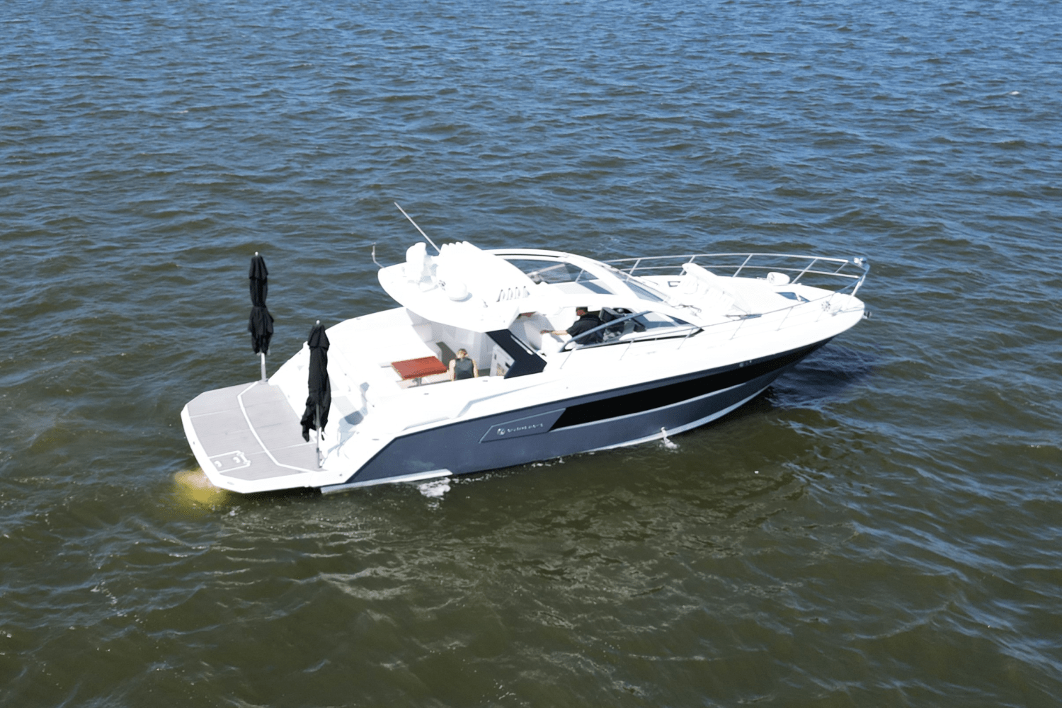 Slide: The Image of Cruisers 390 EXPRESS COUPE 2018 - 62