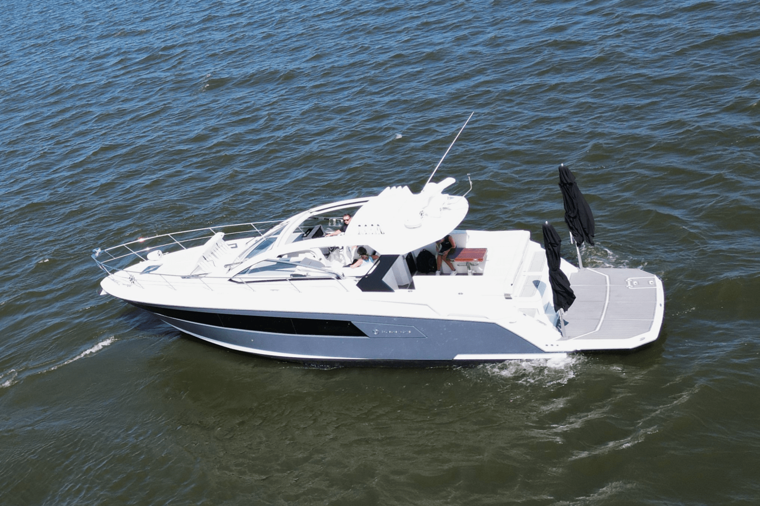Slide: The Image of Cruisers 390 EXPRESS COUPE 2018 - 69
