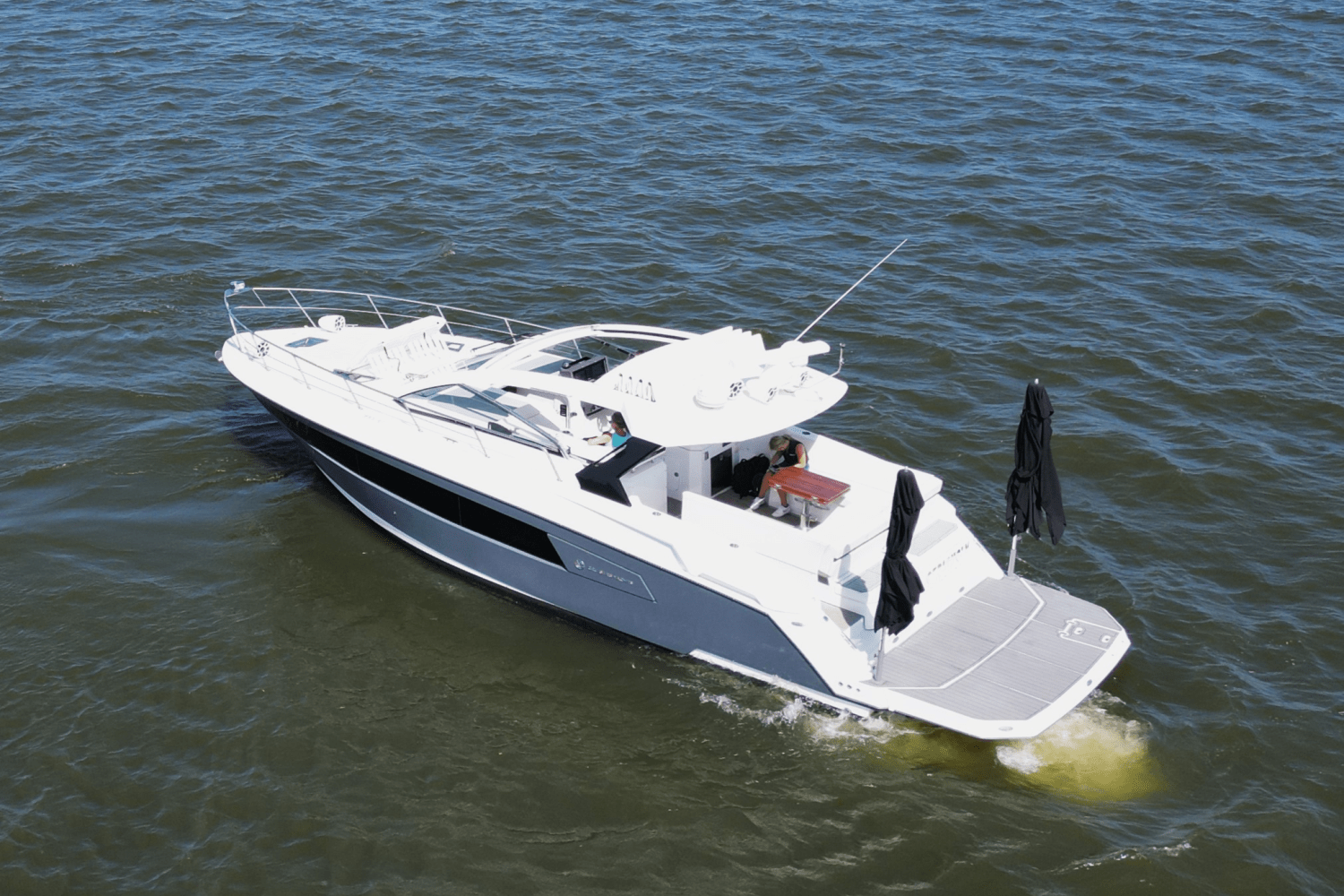 Slide: The Image of Cruisers 390 EXPRESS COUPE 2018 - 71