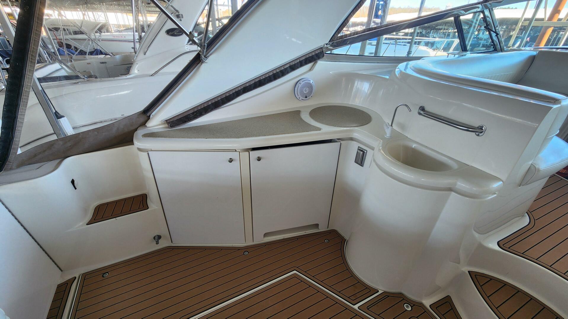 Slide: The Image of 2001 Cruisers 4270 Express Serendipity - 21