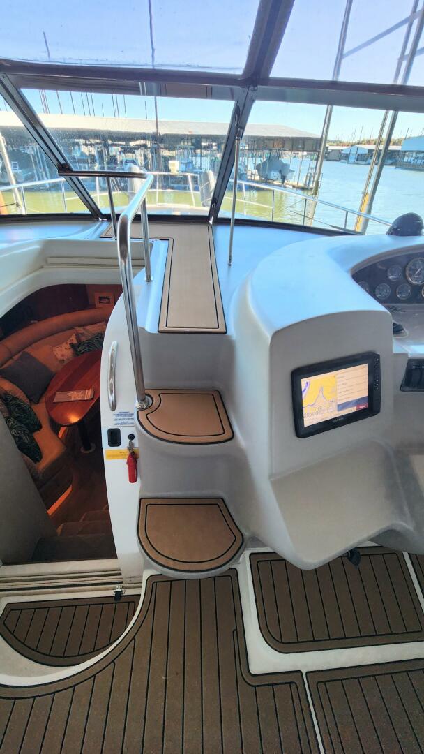 Slide: The Image of 2001 Cruisers 4270 Express Serendipity - 29