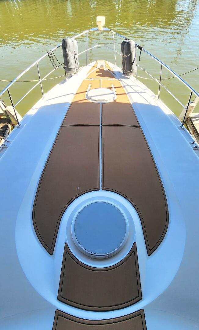 Slide: The Image of 2001 Cruisers 4270 Express Serendipity - 39