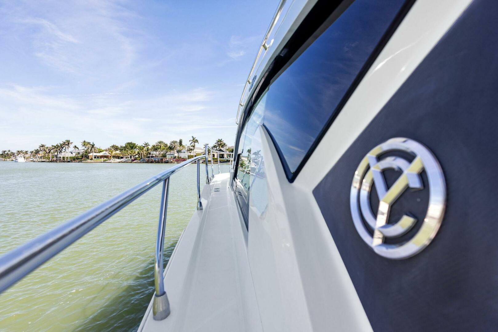 Slide: The Image of 2023 Cruisers Yachts 42 Cantius  - 5066301