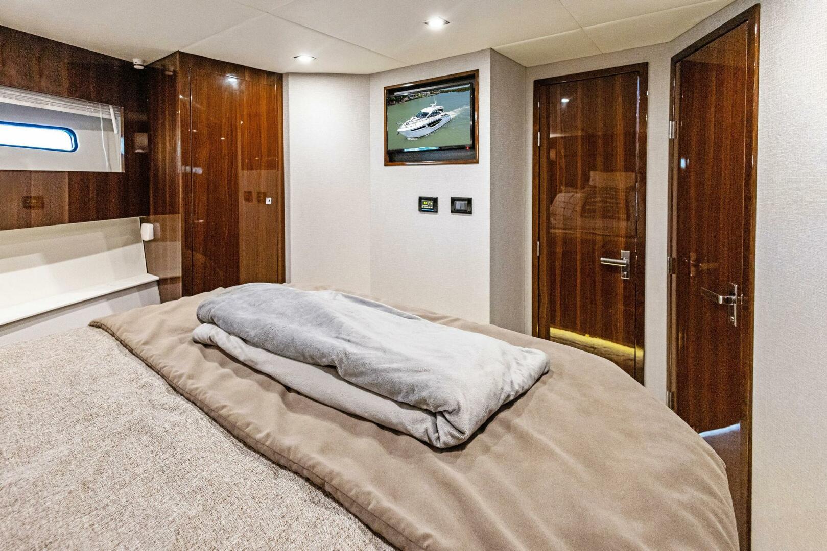 Slide: The Image of 2023 Cruisers Yachts 42 Cantius  Master Stateroom - 5066044