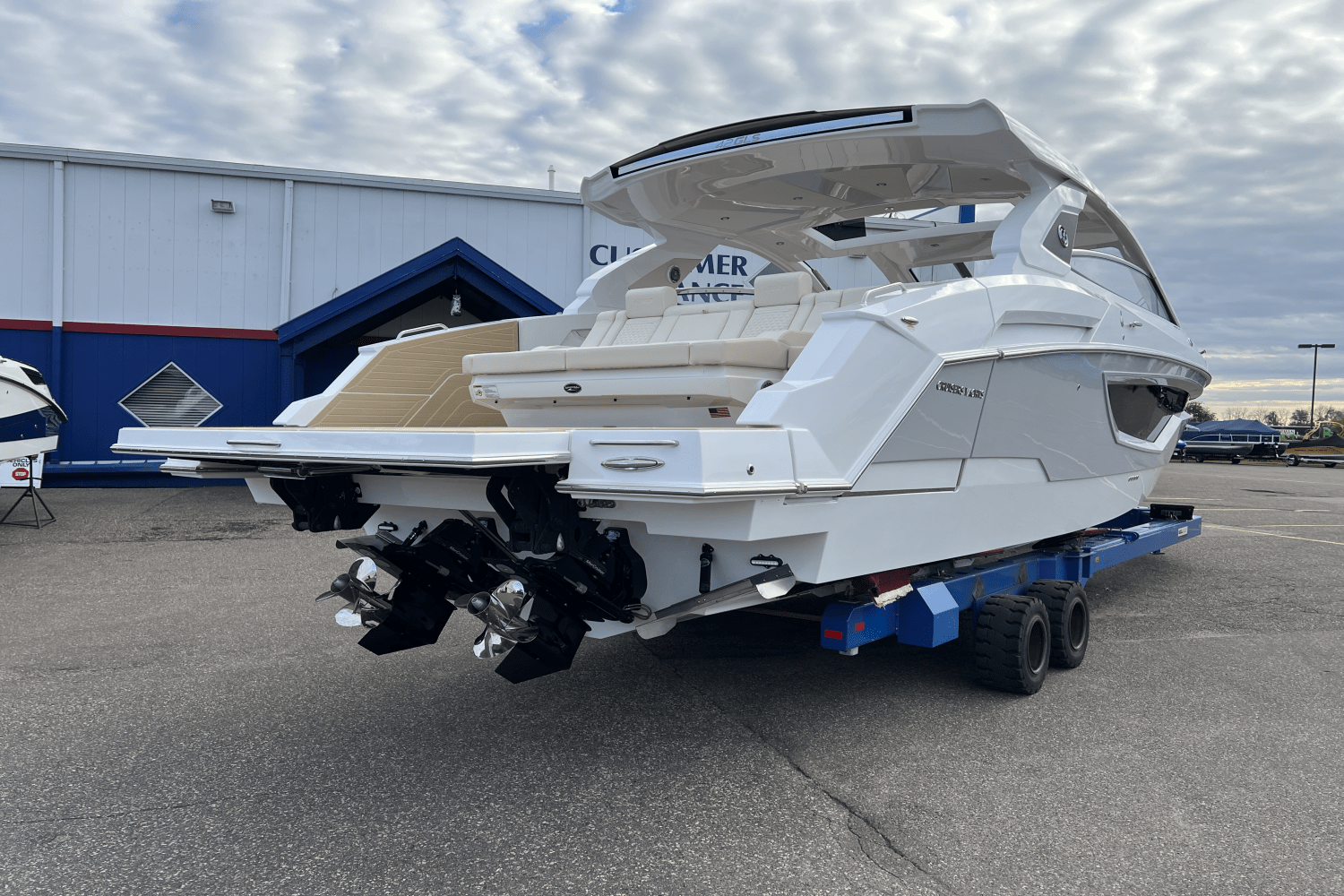 Slide: The Image of Cruisers 42 GLS 2025 - 1