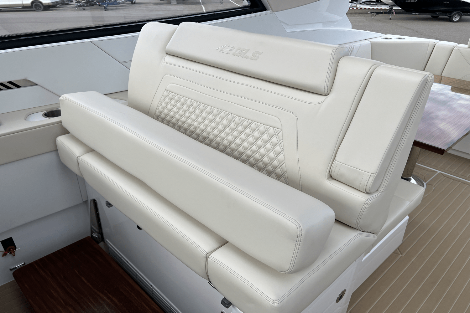 Slide: The Image of Cruisers 42 GLS 2025 - 10