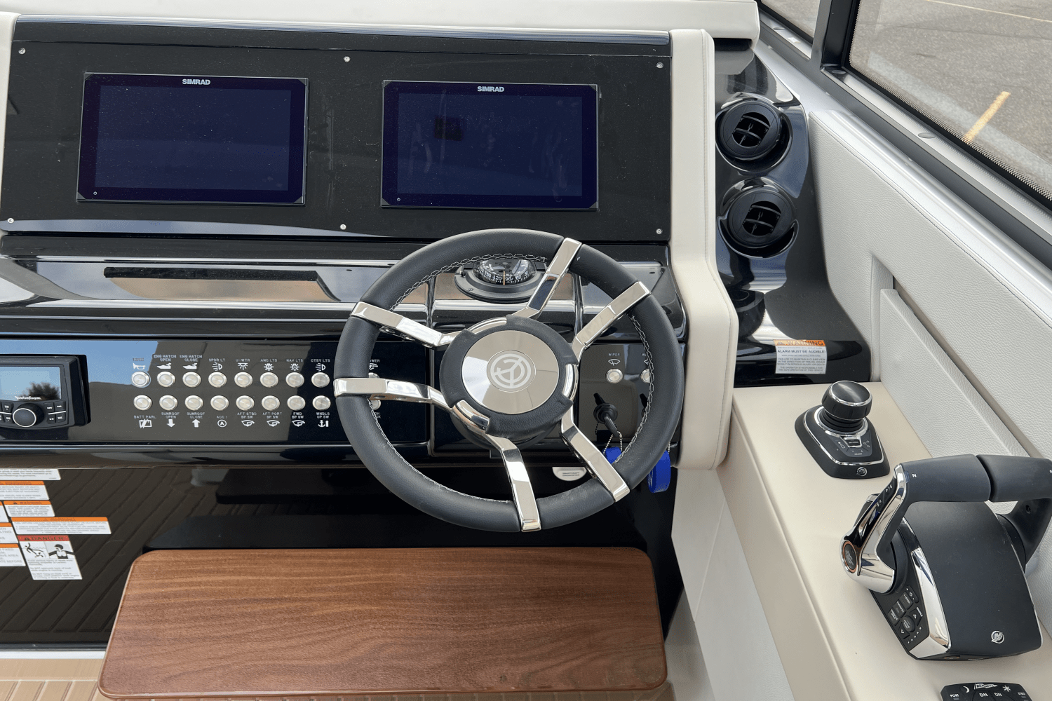 Slide: The Image of Cruisers 42 GLS 2025 - 12
