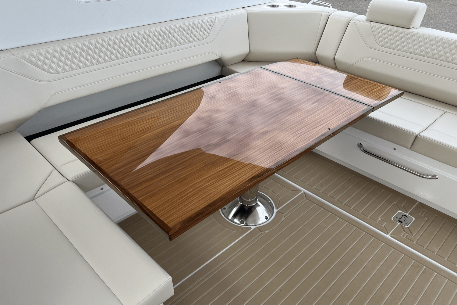 Slide: The Image of Cruisers 42 GLS 2025 - 14