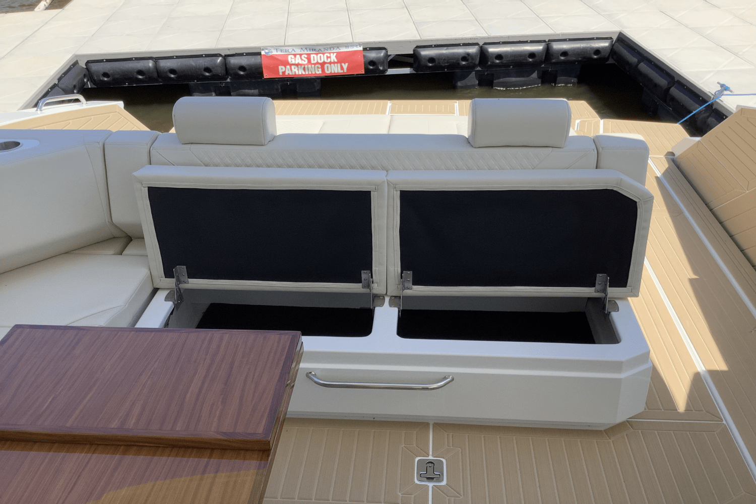 Slide: The Image of Cruisers 42 GLS 2025 - 15