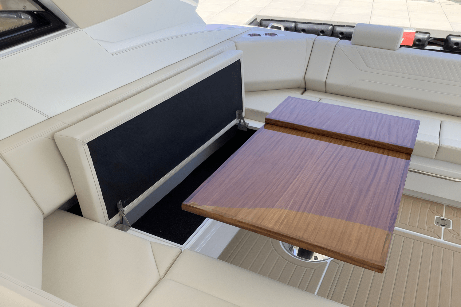 Slide: The Image of Cruisers 42 GLS 2025 - 16