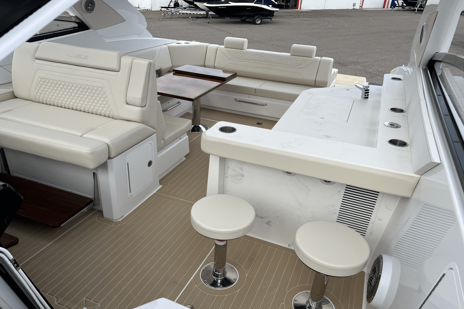 Slide: The Image of Cruisers 42 GLS 2025 - 23