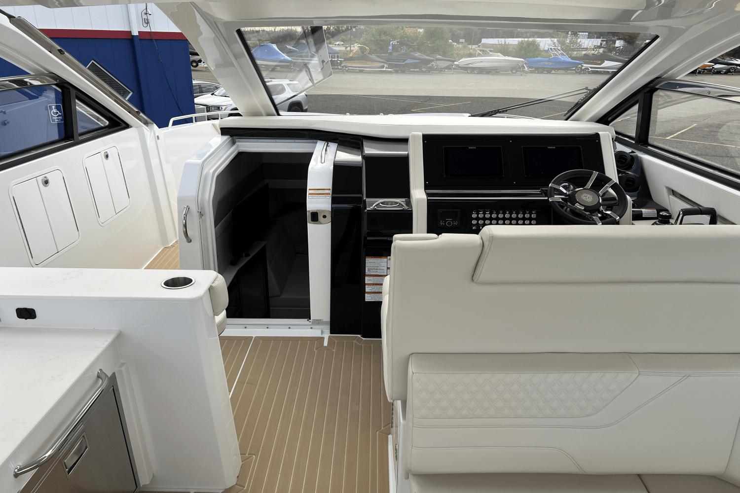 Slide: The Image of Cruisers 42 GLS 2025 - 27