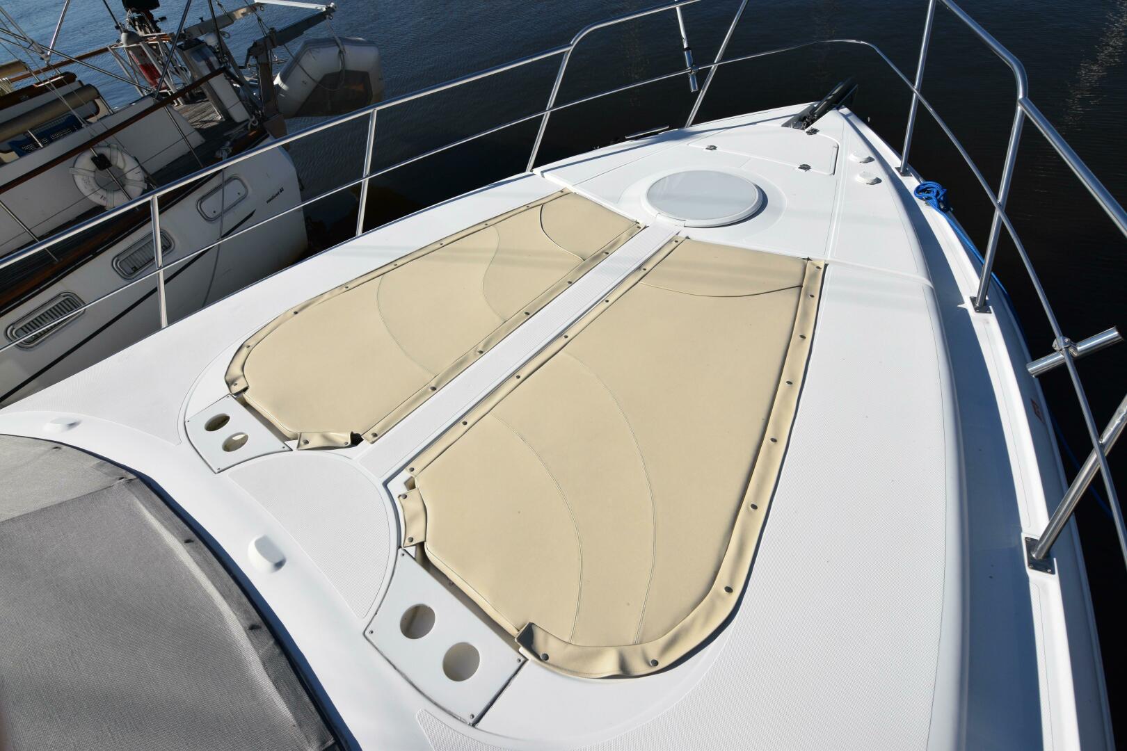 Slide: The Image of Cruisers 4450 Express Cruiser 2000 - 5044875