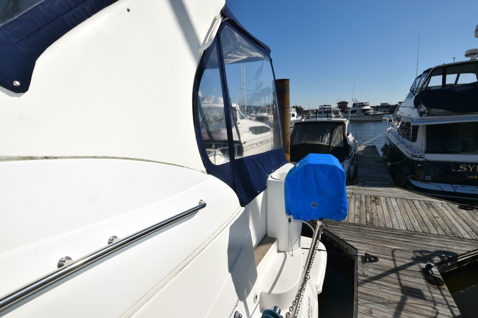 Slide: The Image of Cruisers 4450 Express Cruiser 2000 - 5044884