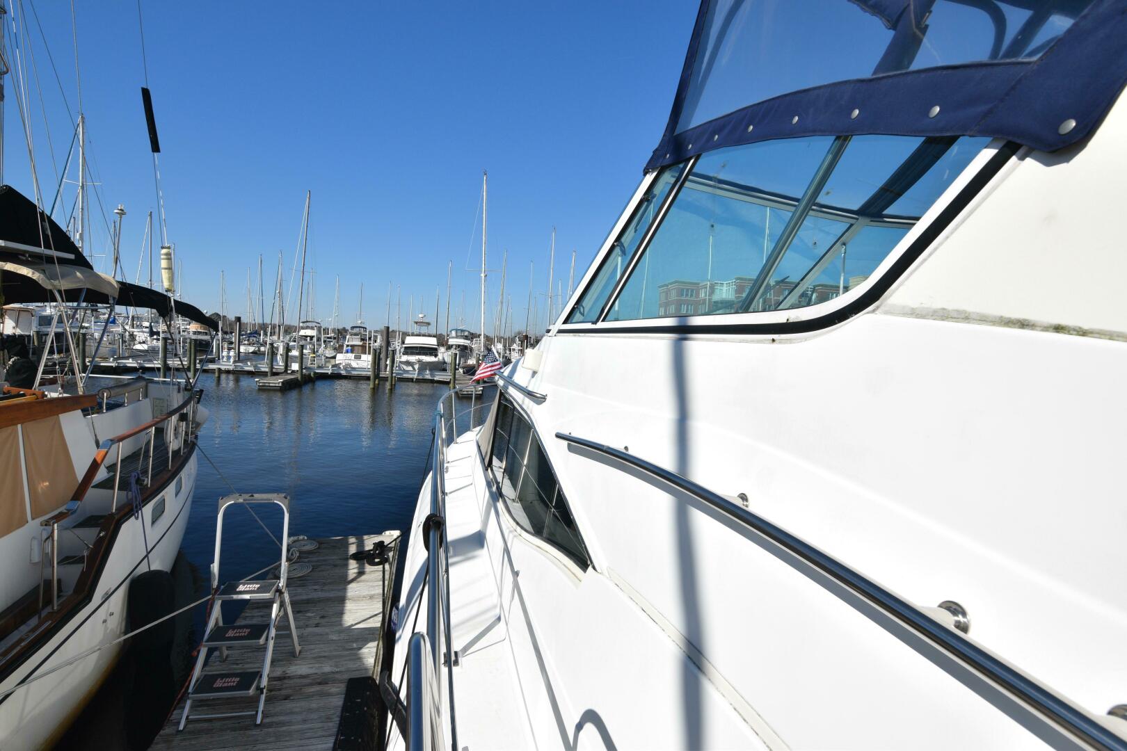 Slide: The Image of Cruisers 4450 Express Cruiser 2000 - 5044885