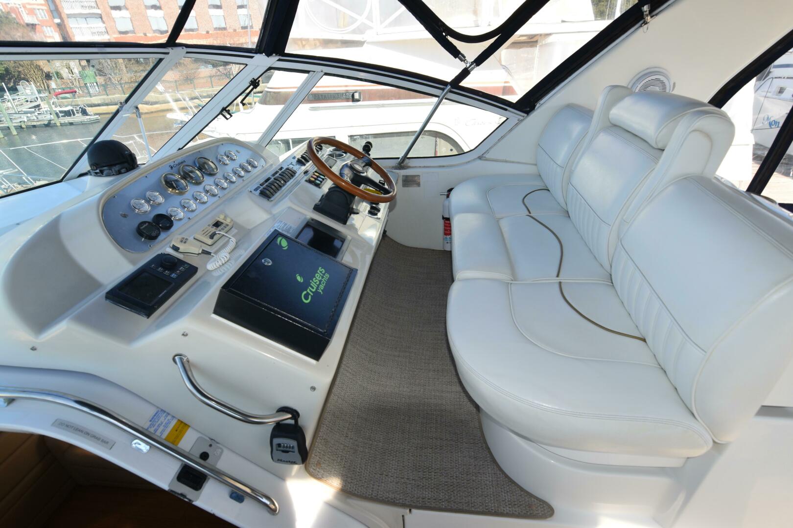 Slide: The Image of Cruisers 4450 Express Cruiser 2000 - 5044772