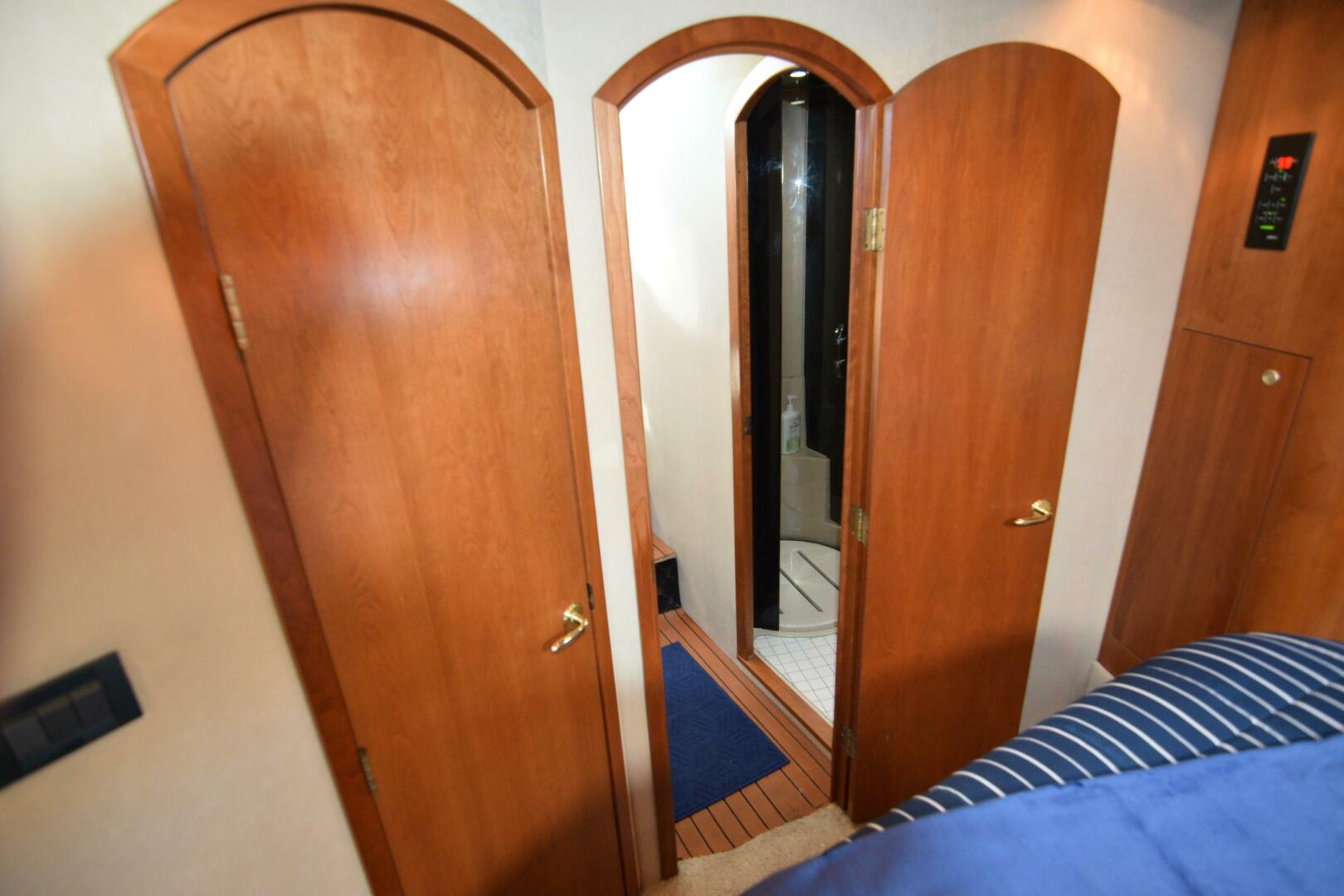 Slide: The Image of Cruisers 4450 Express Cruiser 2000 - 5044814