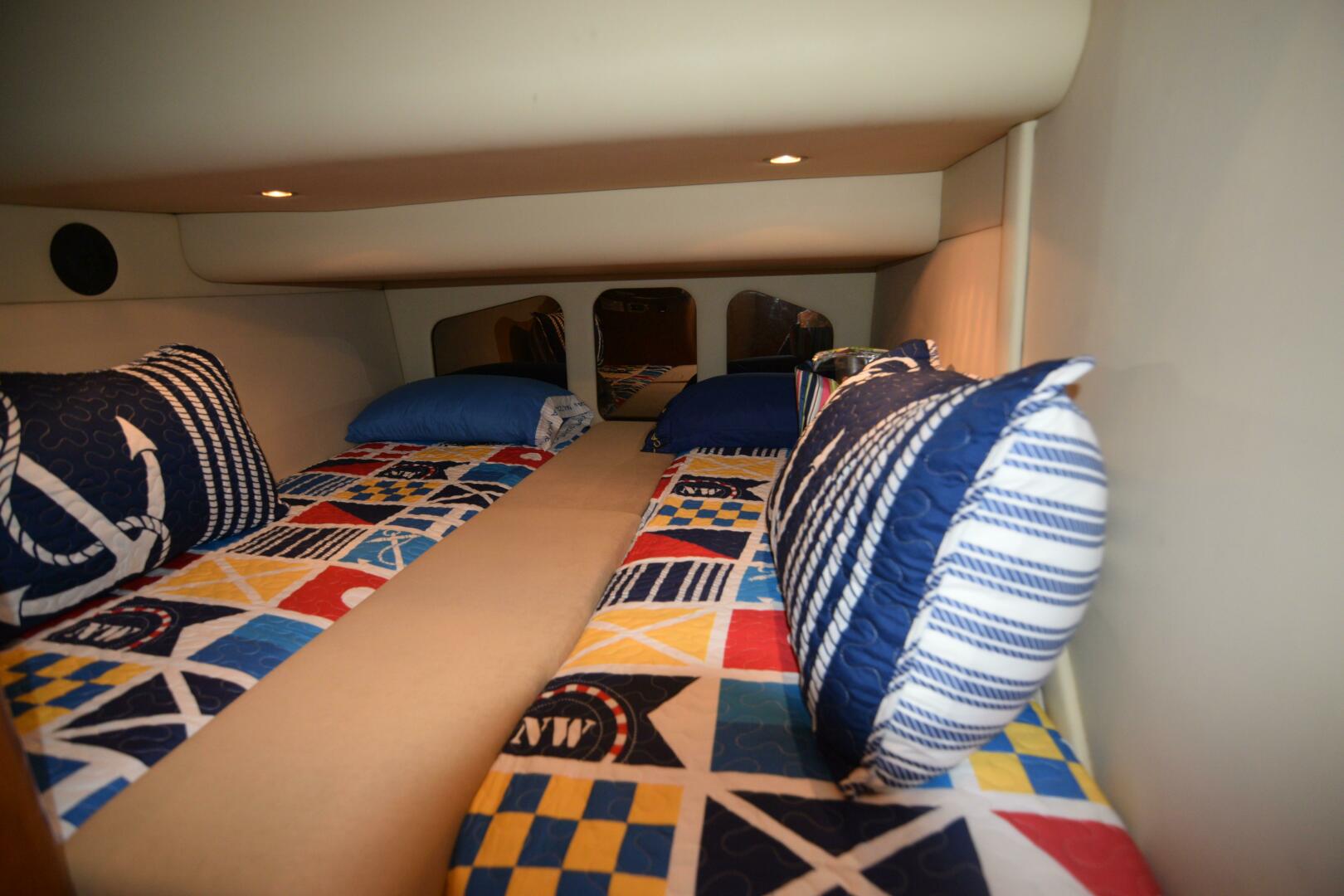 Slide: The Image of Cruisers 4450 Express Cruiser 2000 - 5044819