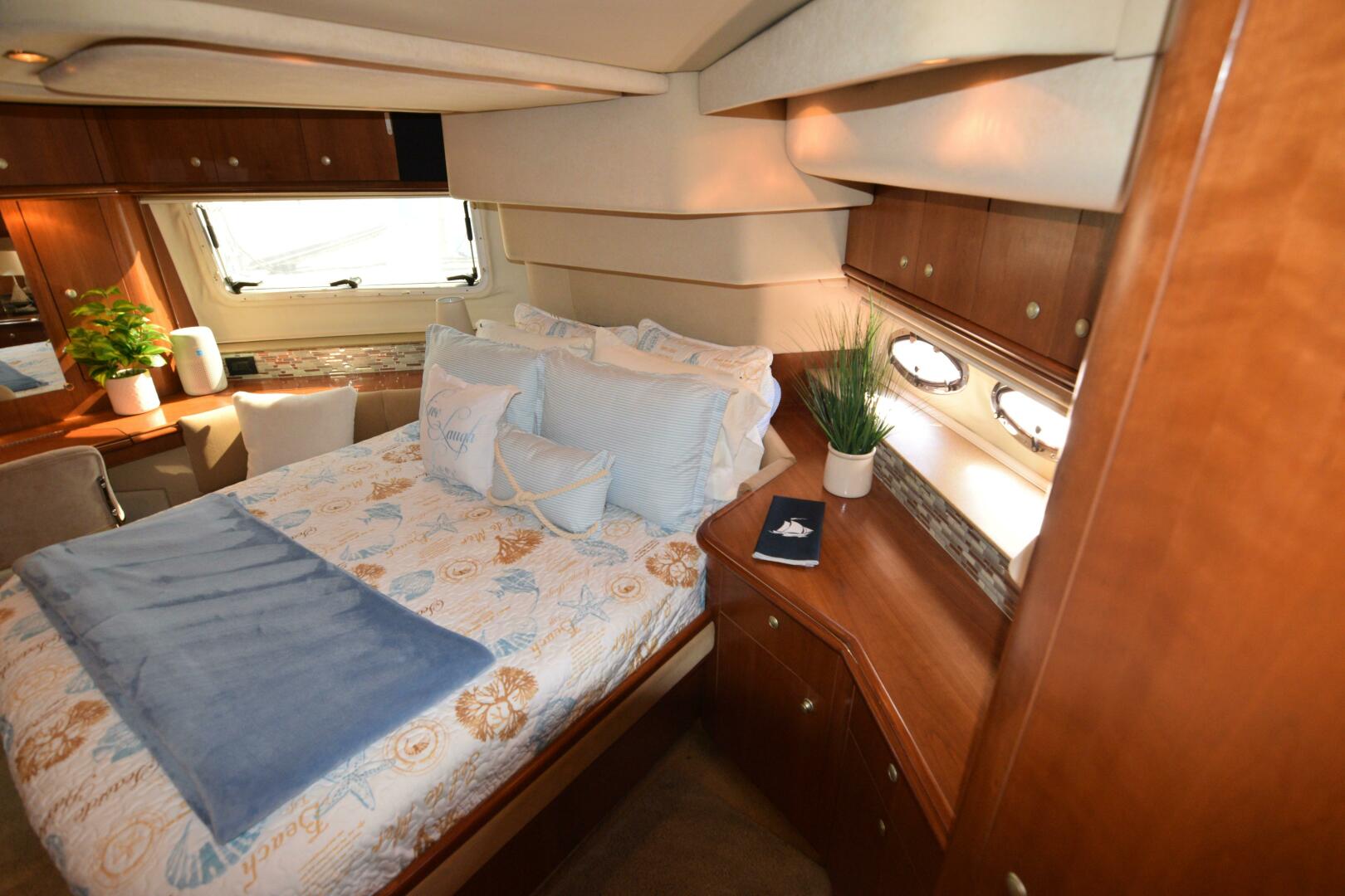 Slide: The Image of Cruisers 4450 Express Cruiser 2000 - 5044834