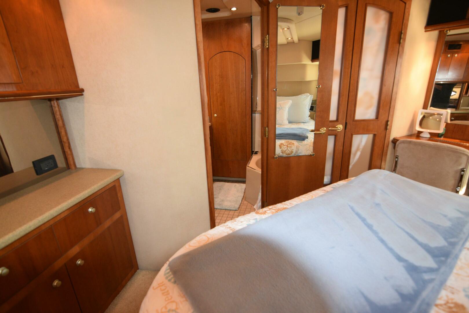 Slide: The Image of Cruisers 4450 Express Cruiser 2000 - 5044835