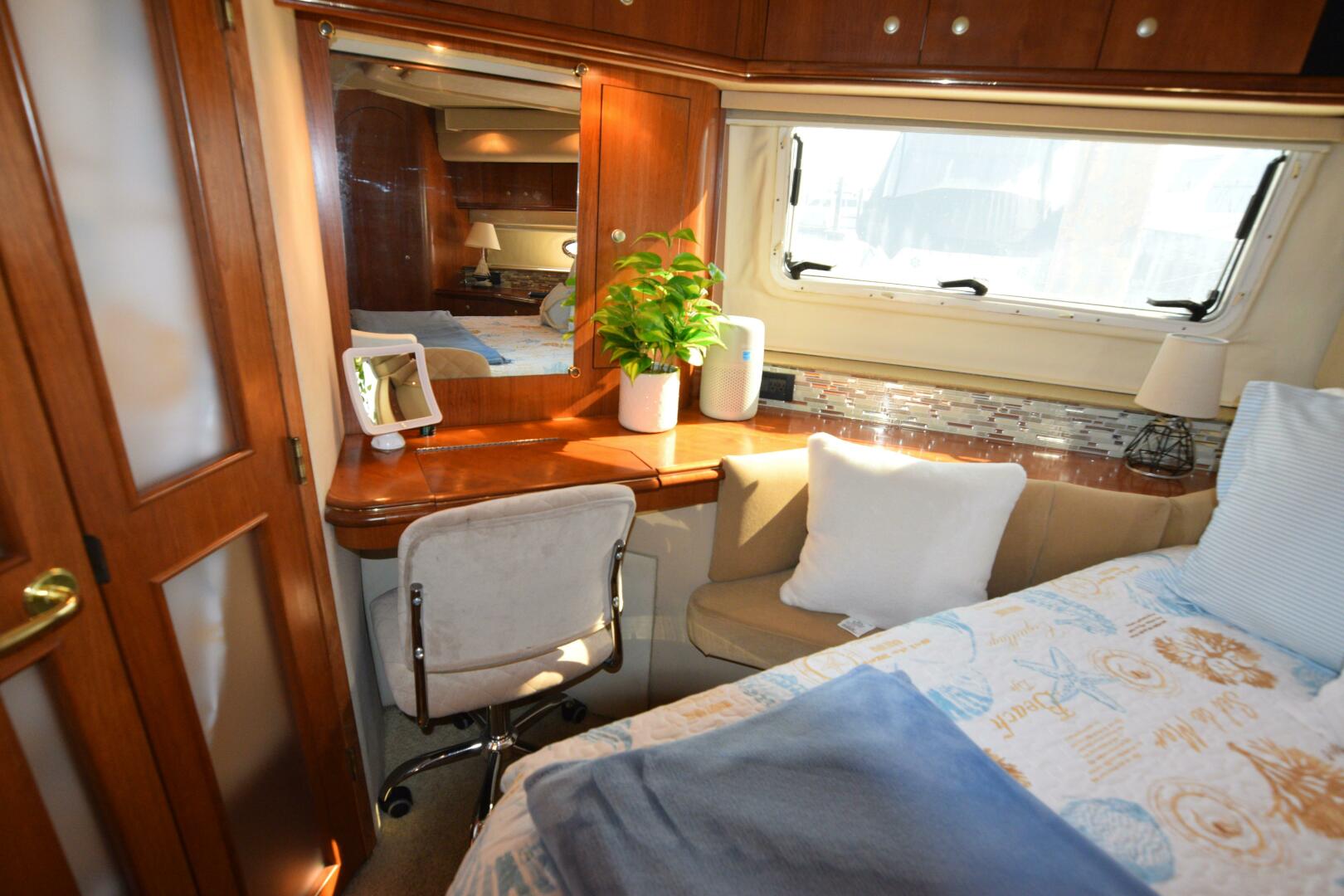 Slide: The Image of Cruisers 4450 Express Cruiser 2000 - 5044837