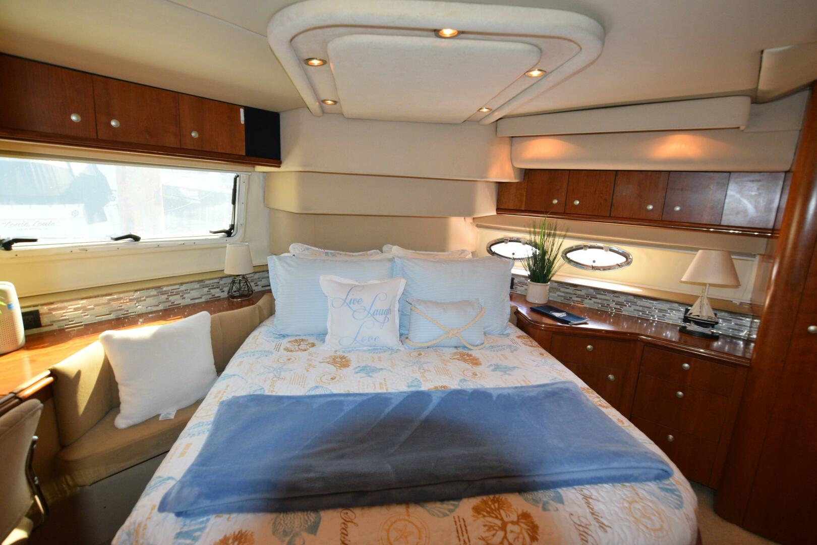 Slide: The Image of Cruisers 4450 Express Cruiser 2000 - 5044839