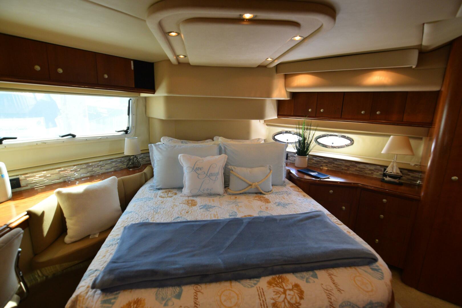 Slide: The Image of Cruisers 4450 Express Cruiser 2000 - 5044840