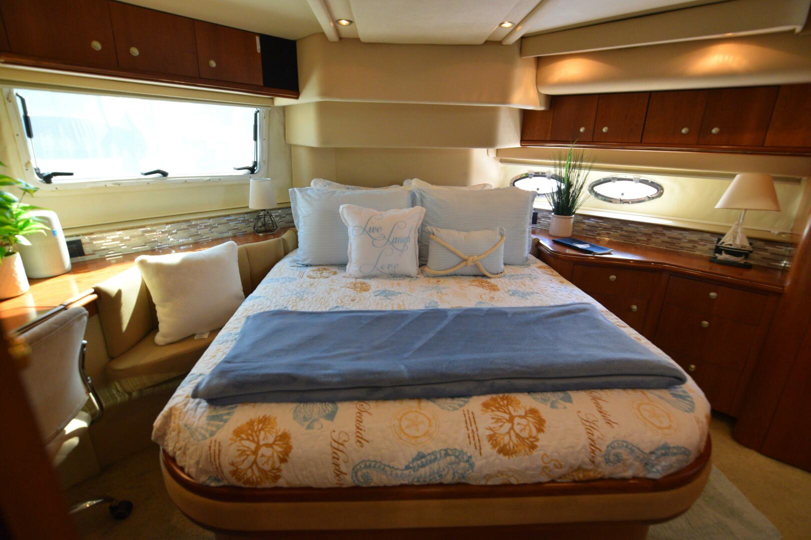 Slide: The Image of Cruisers 4450 Express Cruiser 2000 - 5044841