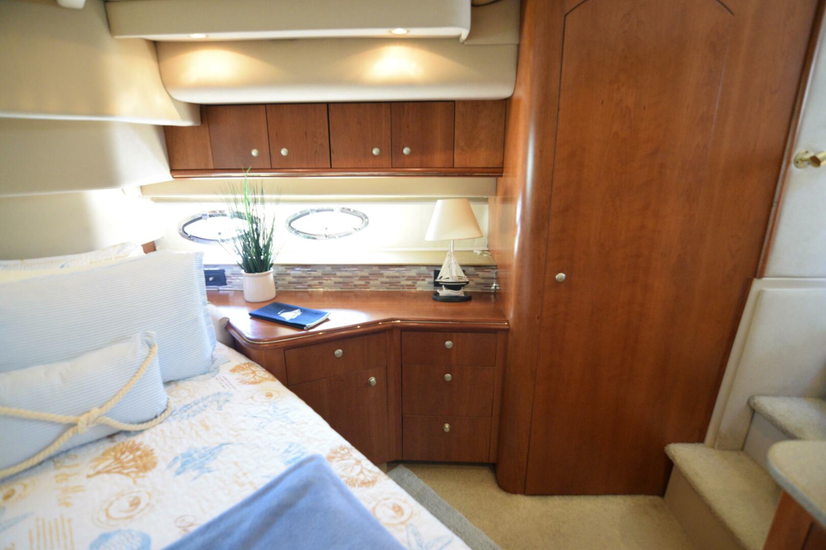 Slide: The Image of Cruisers 4450 Express Cruiser 2000 - 5044846