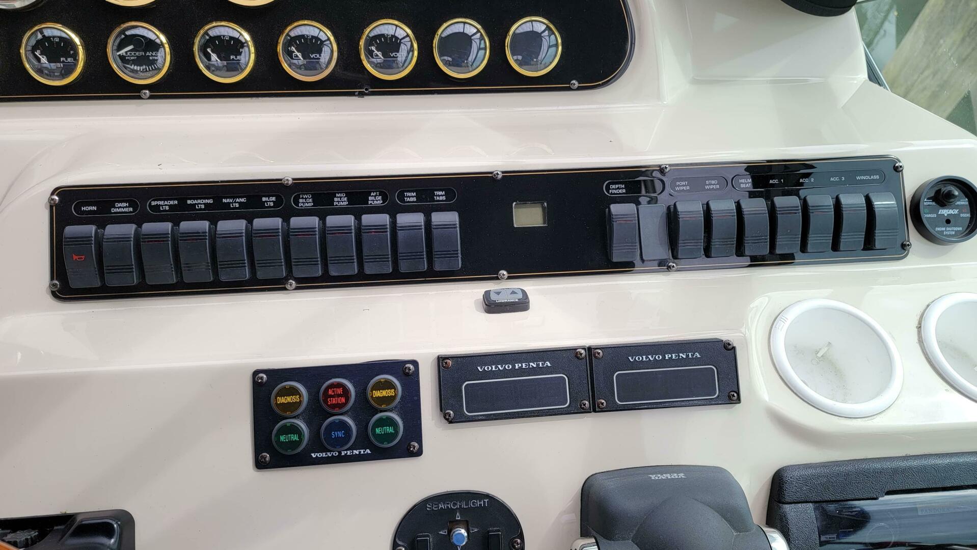 Slide: The Image of Cruisers 4450 Express Motor Yacht 2000 - 4433501