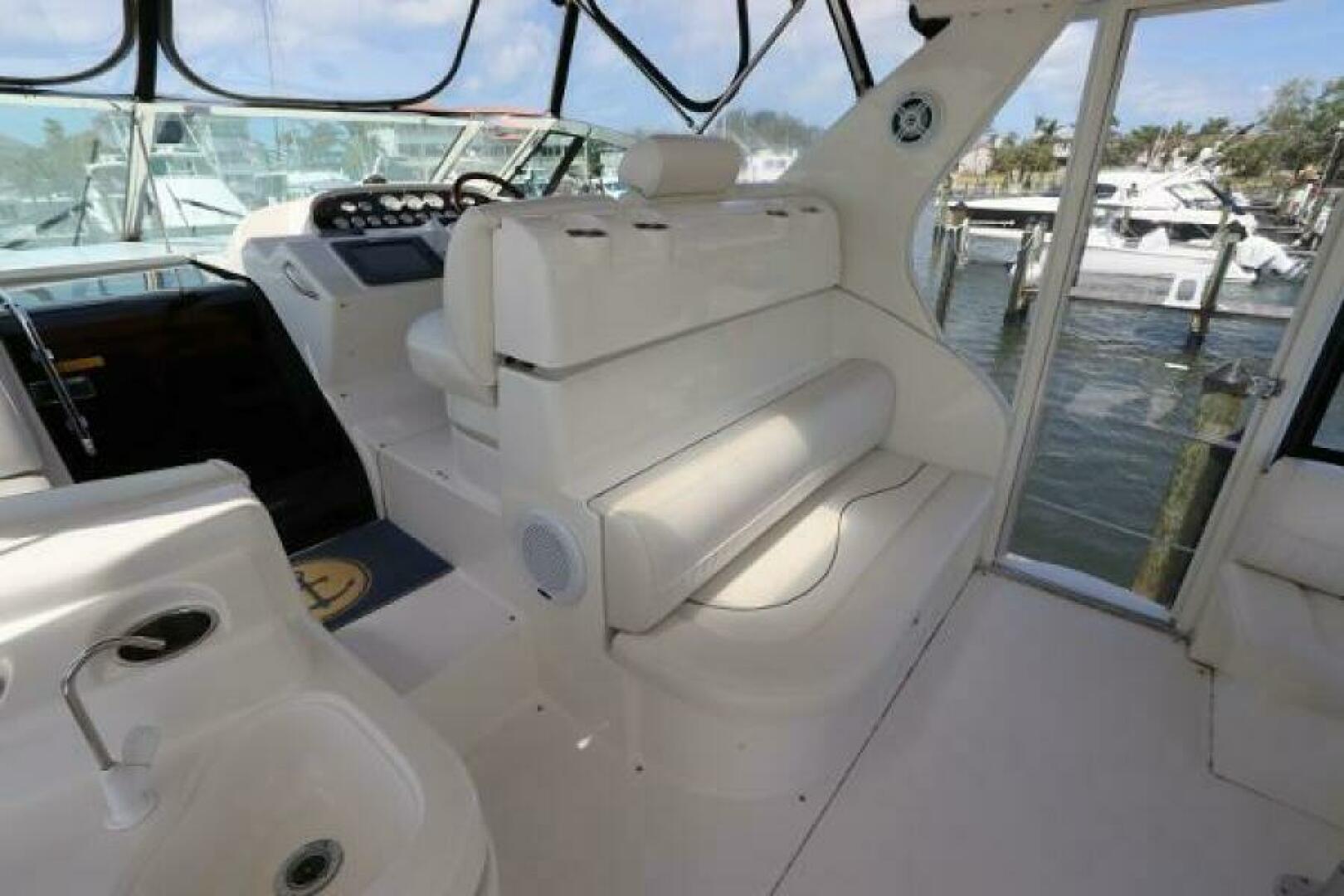 Slide: The Image of Cruisers 4450 Express Motor Yacht 2000 - 5390033
