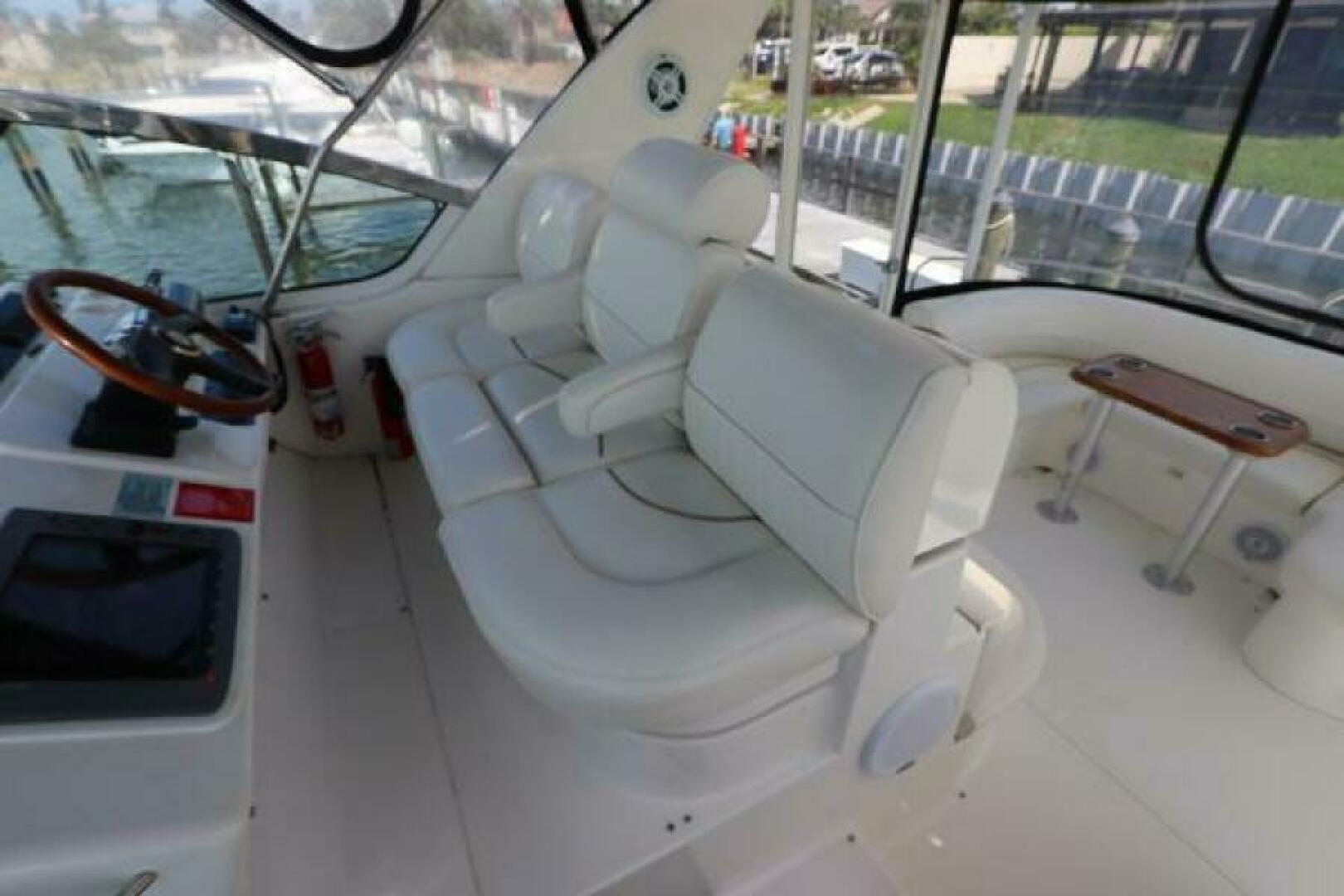 Slide: The Image of Cruisers 4450 Express Motor Yacht 2000 - 5390042