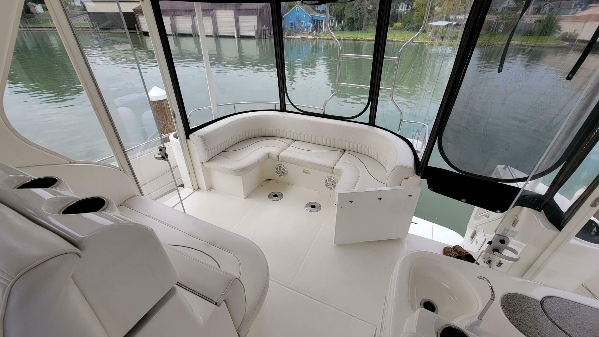 Slide: The Image of Cruisers 4450 Express Motor Yacht 2000 - 4433527