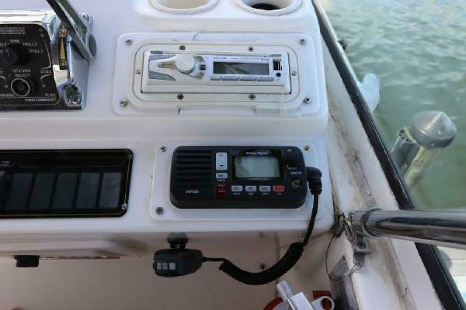 Slide: The Image of Cruisers 4450 Express Motor Yacht 2000 - 5390046