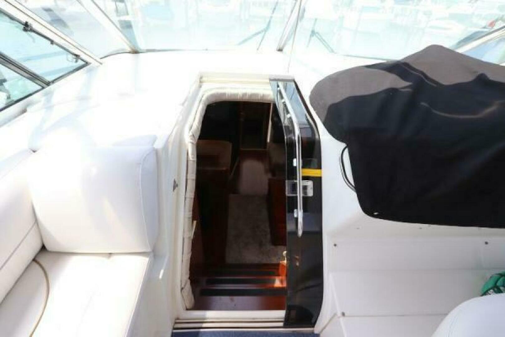 Slide: The Image of Cruisers 4450 Express Motor Yacht 2000 - 5390049