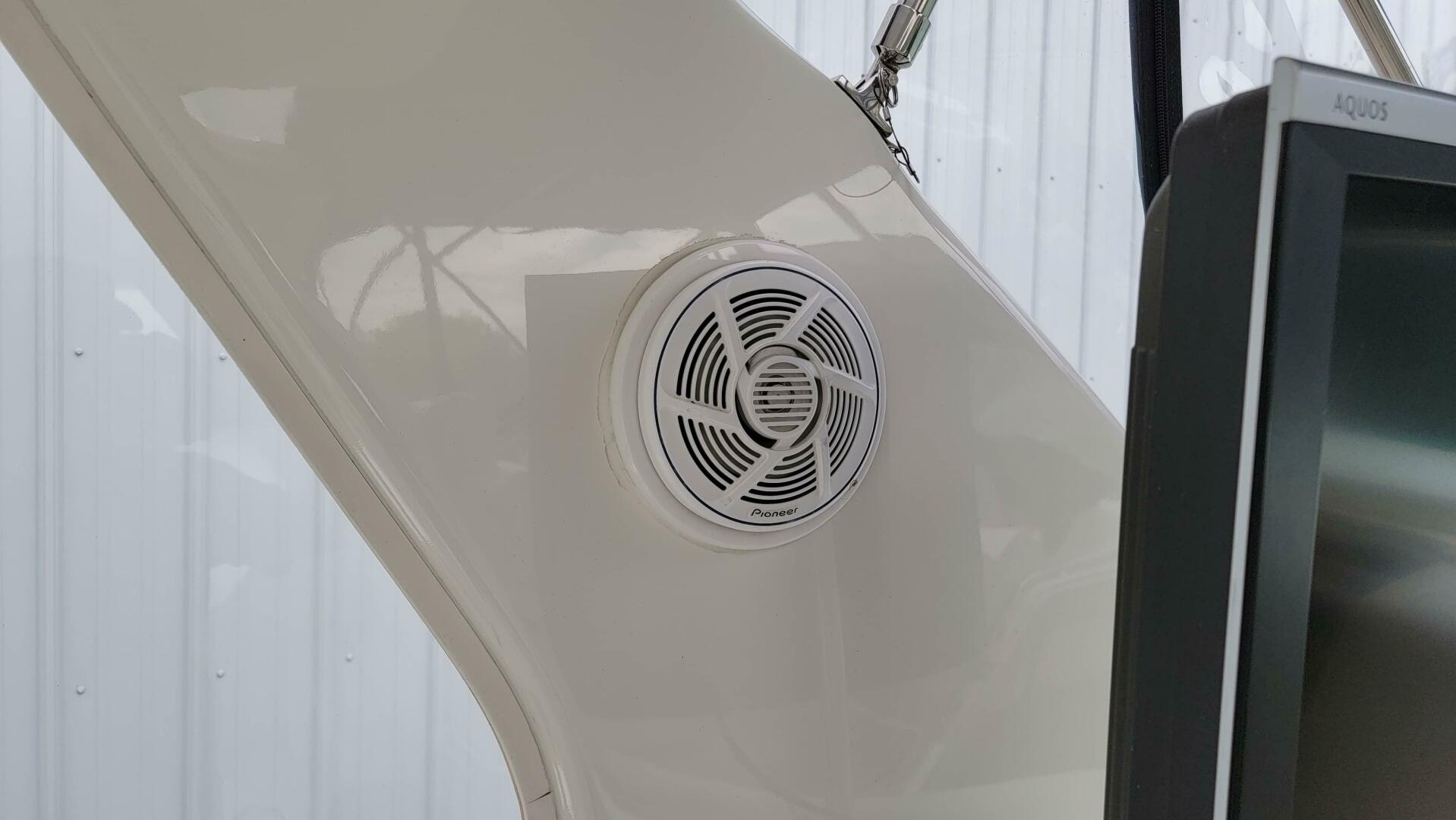 Slide: The Image of Cruisers 4450 Express Motor Yacht 2000 - 4433541