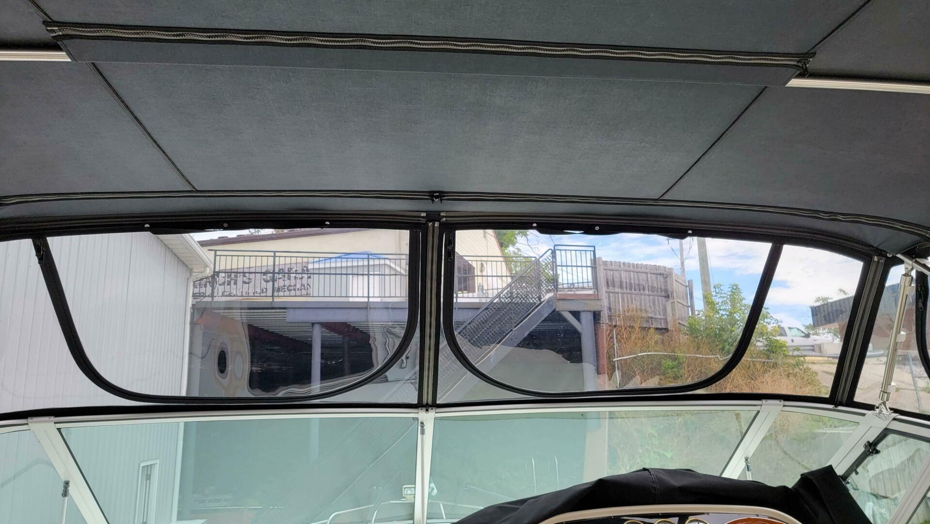Slide: The Image of Cruisers 4450 Express Motor Yacht 2000 - 4433547