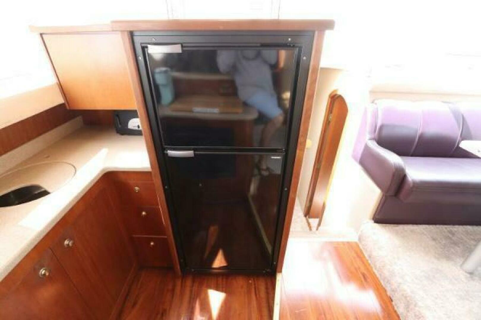 Slide: The Image of Cruisers 4450 Express Motor Yacht 2000 - 5390059